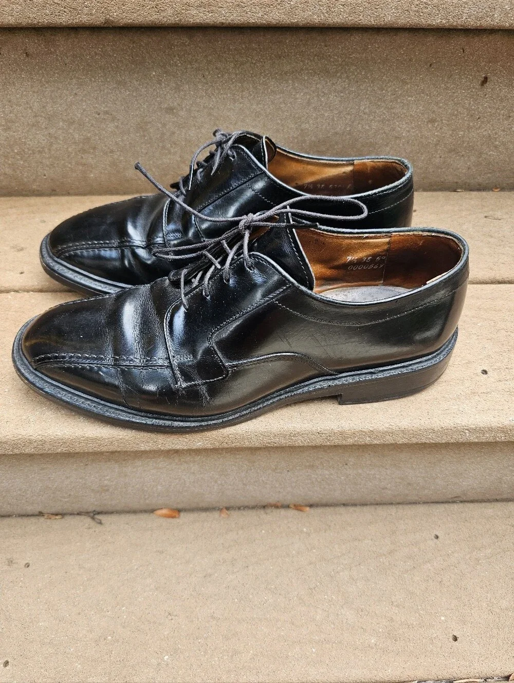 Allen Edmonds Hillcrest Black Leather dress shoes Vibram Heel 7.5